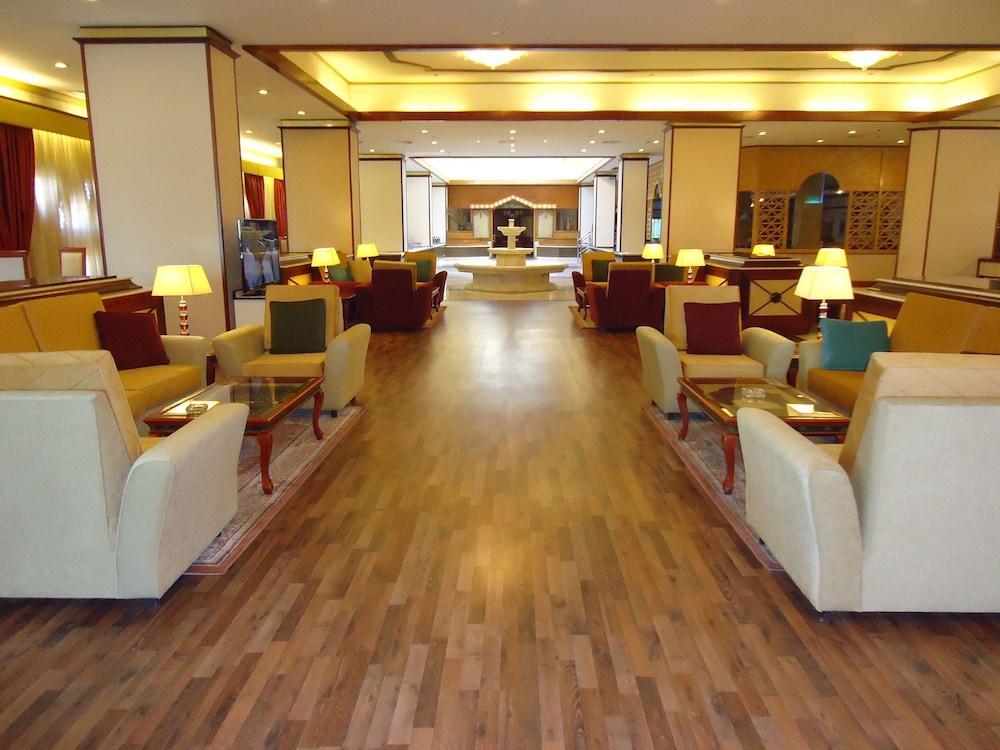 Grand Hotel