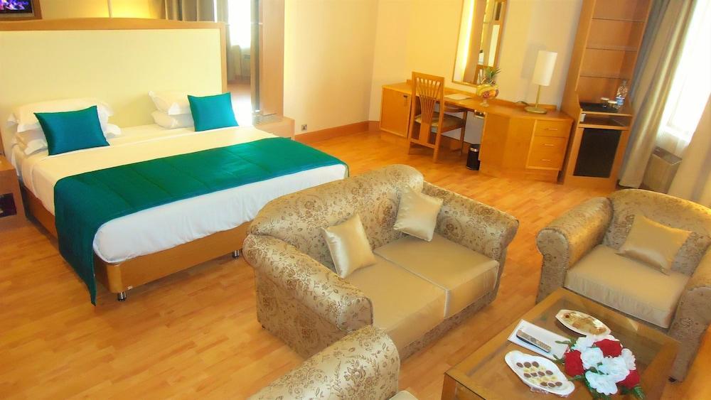 Hotel Grand