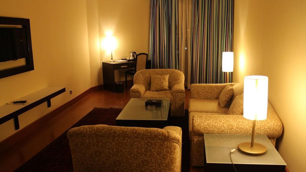 Grand Hotel 4*