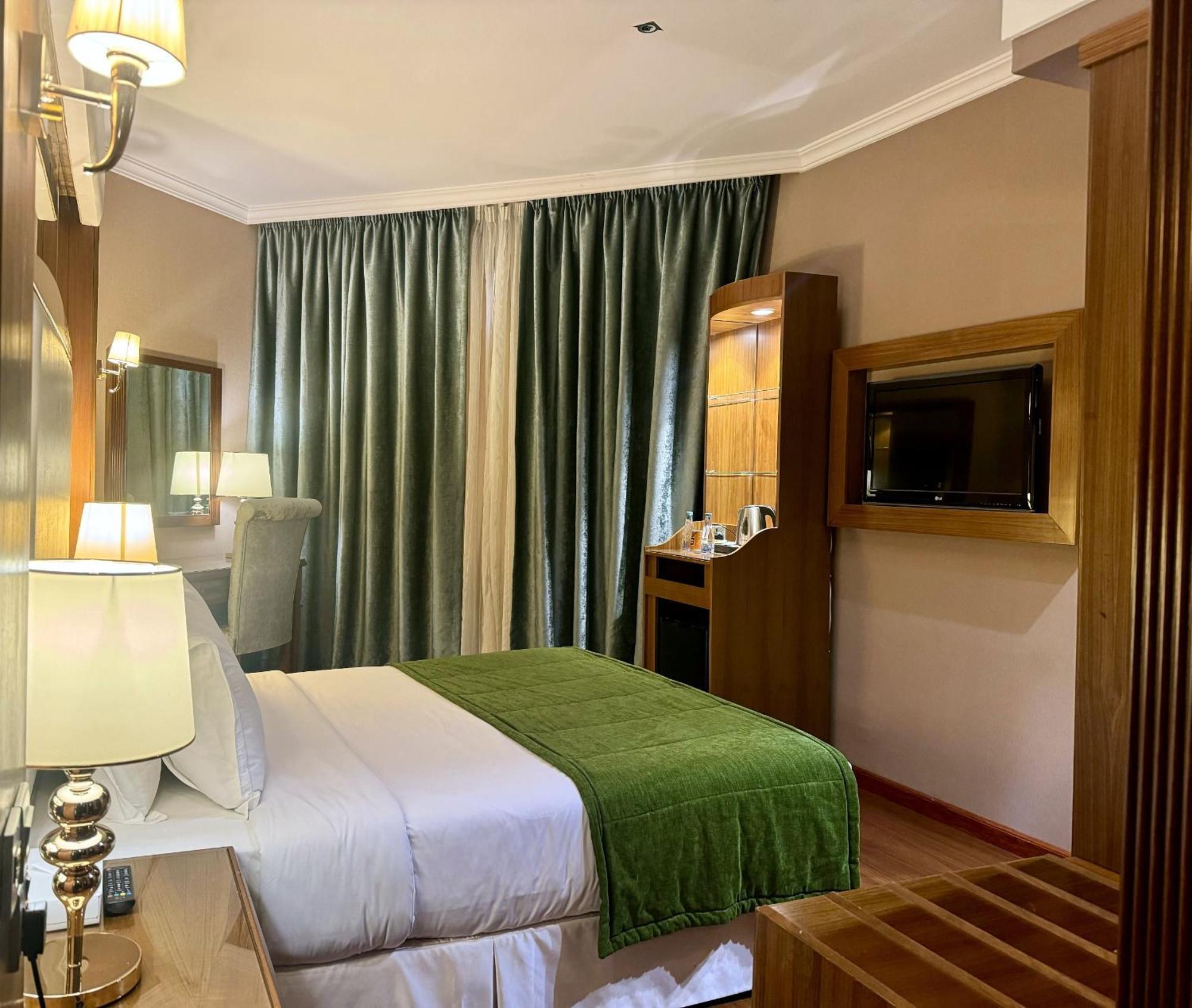 Hotel Grand 4*